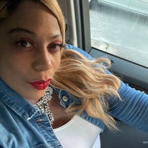 Meet your Posher, Sakia